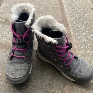 Girl’s Sorel Winter boots - size 1